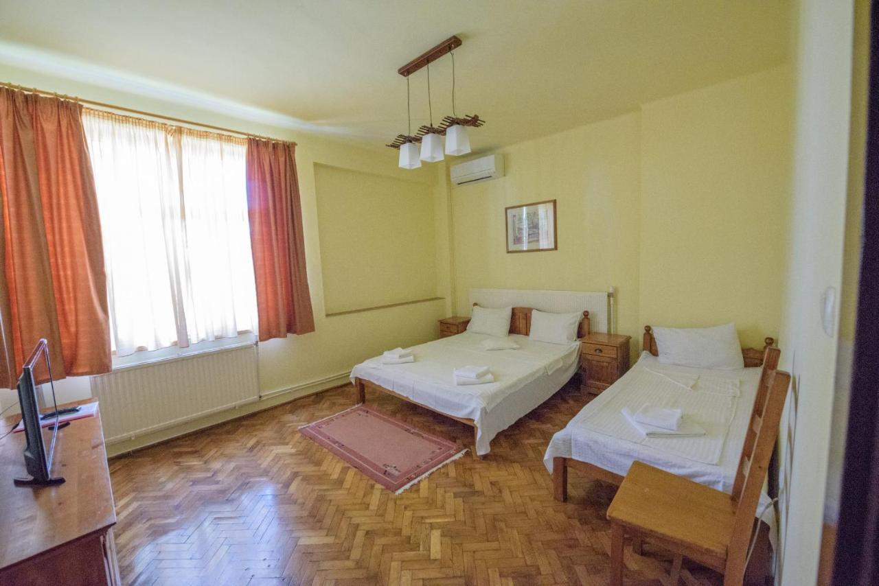 Pensiunea Tranzit Satu Mare Exterior foto